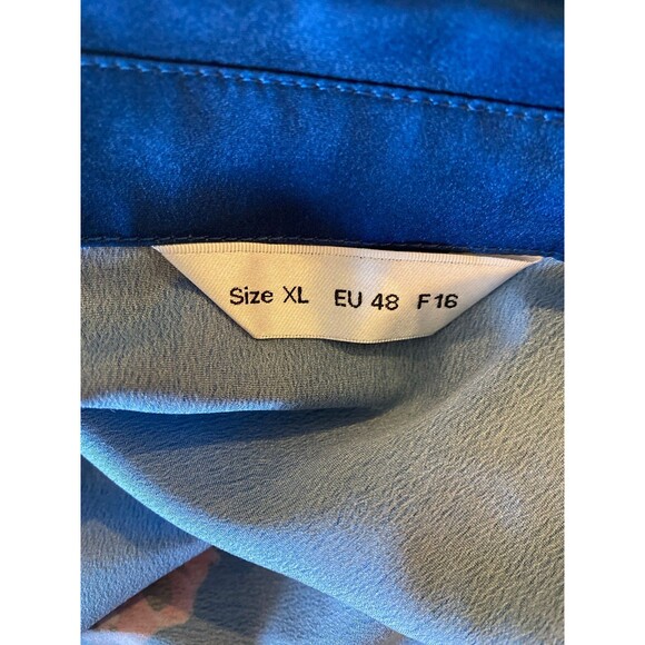 Blouse Size. XL Blue w/ Gorgeous Flowers Button Down Top Long Sleeve Cottagecore - Picture 6 of 9